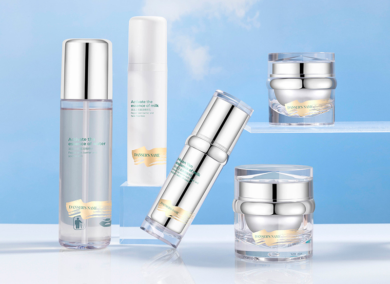 寶潔與屈臣氏共同研發(fā)全新護(hù)膚品牌AiO 寶潔與屈臣氏共同研發(fā)全新護(hù)膚品牌AiO