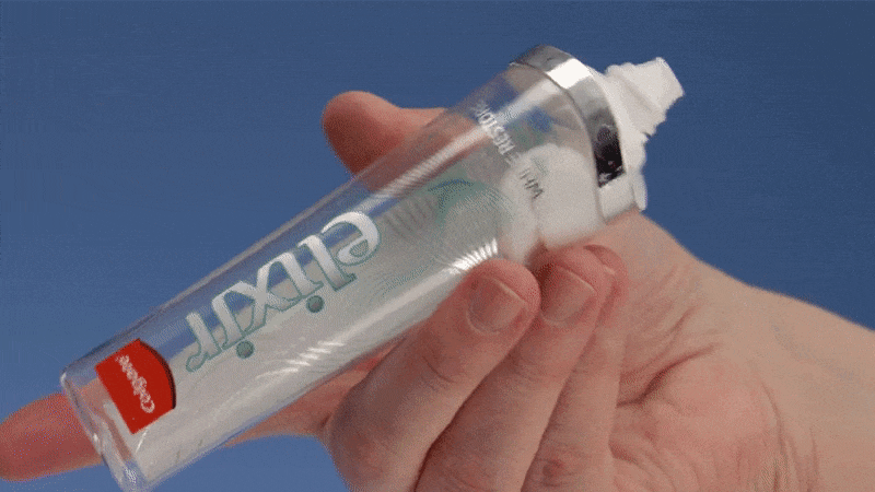 再也不用「擠牙膏」，高露潔換上的「潤滑劑」包裝，讓牙膏從此一滴不剩